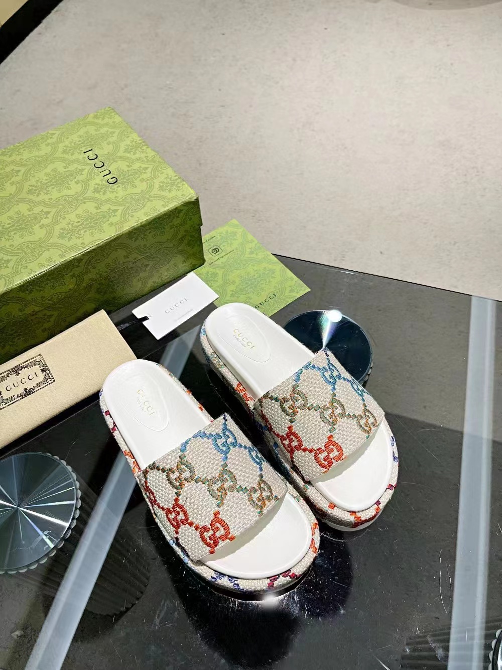2022 Designer Femmes Sandales avec bonne boîte à fleurs Sac à poussière Chaussures Print Slide Summer Summer Large Plat Slipper Taille 35-43 Navi