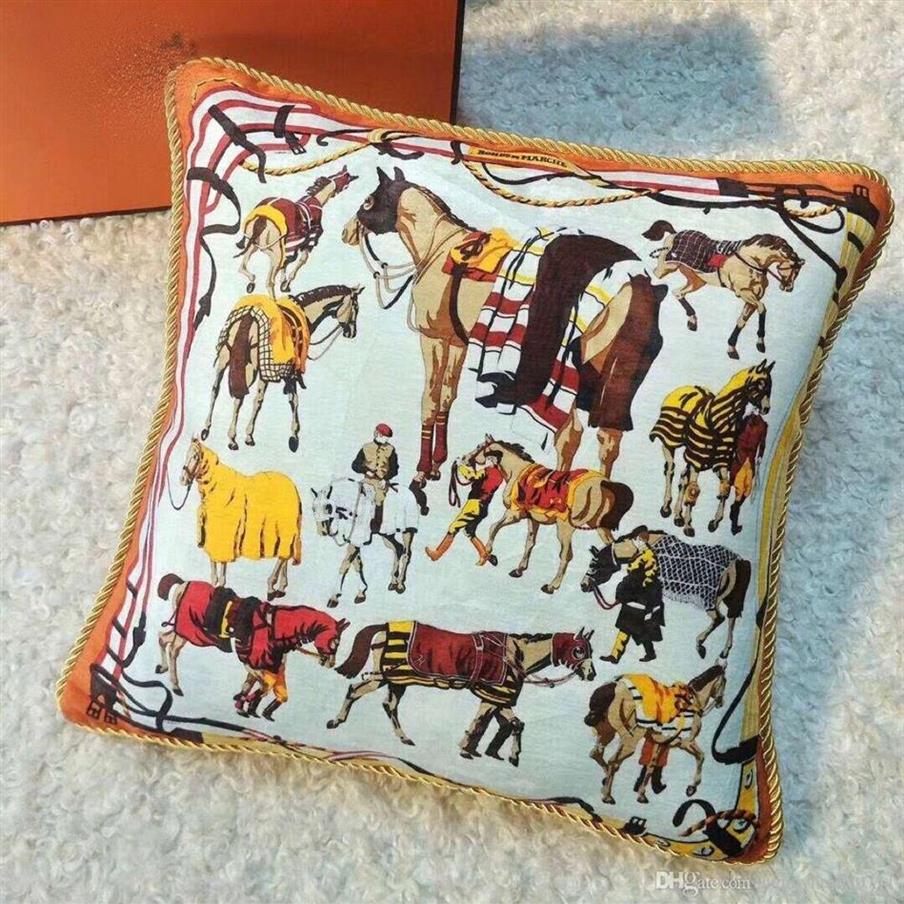 

Luxury pillow case designer classic carriage pattern gold thick rope edging chenille fabric pillowcase cushion cover 45*45cm Home 288L, As pic