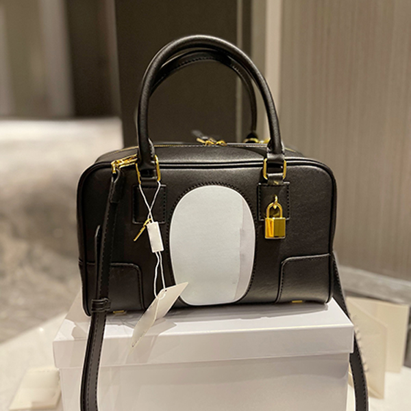 

Top quality Spirited away crossover pillow bags handbag new lock key fashionable high-capacity Boston bag portable commuter bag large small Size Faceless Man, Red