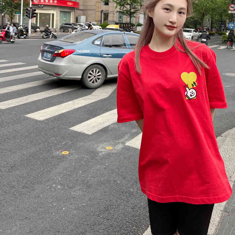 

Designercorrect Version Fashion of Family Summer Gold Thread Love Embroidery Unisex Exclusive Round Neck Short Sleeve T-shirt, This item does not ship