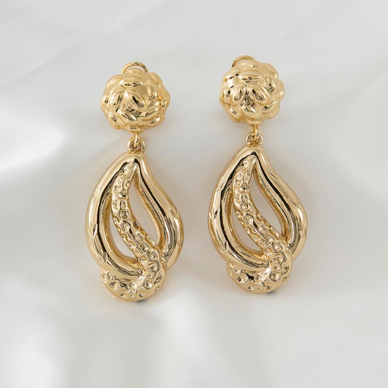 

Dangle & Chandelier Flower Shaped Luxurious Style Women Earring Golden Color Design Wedding Party Date AttendanceDangle