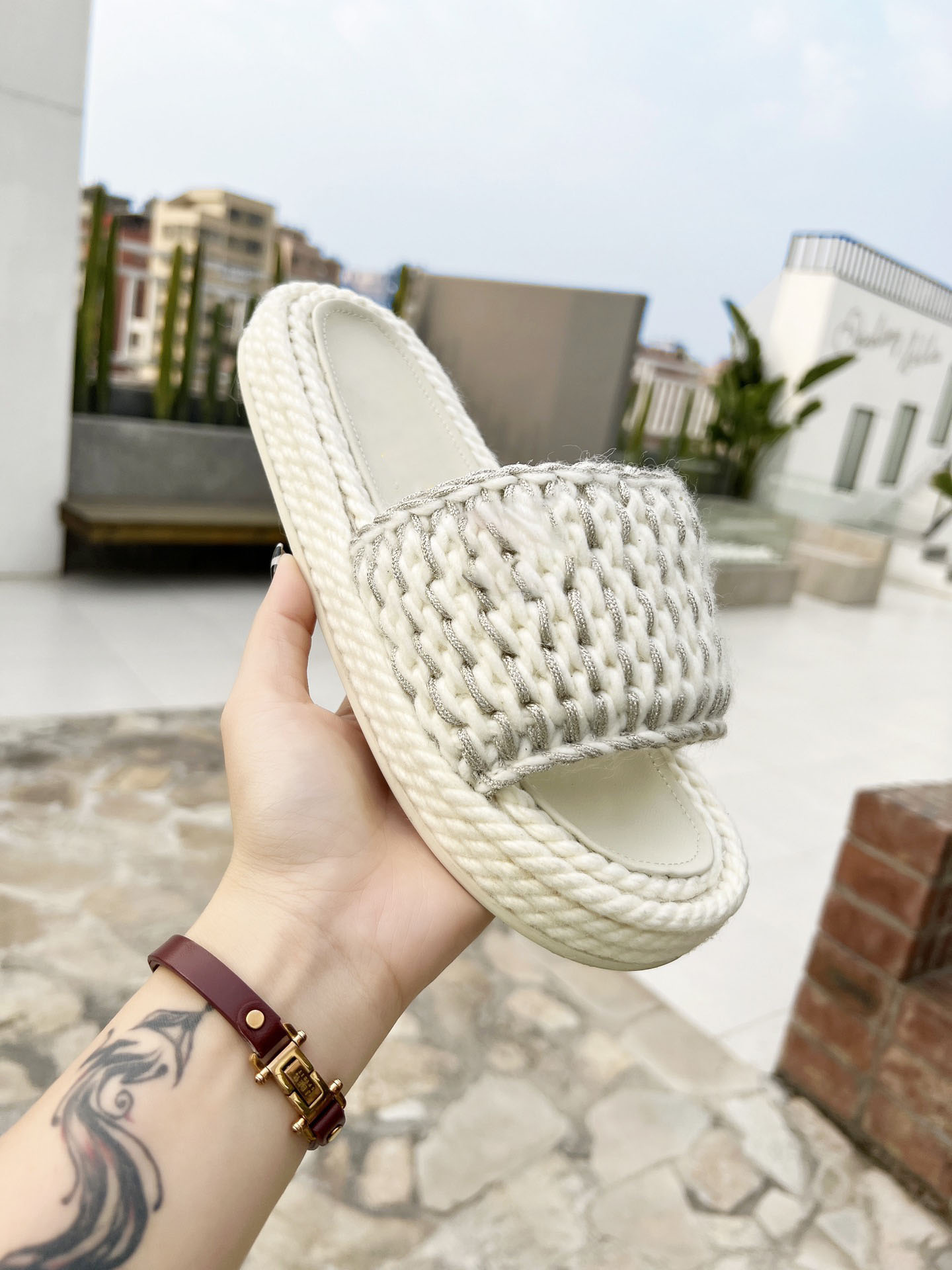 

MULES Women Braided Knit Slippers Designer Luxury Women Outdoor Shoes Black White Sandals Lady Slides Beach Casual Sh, Colour 4