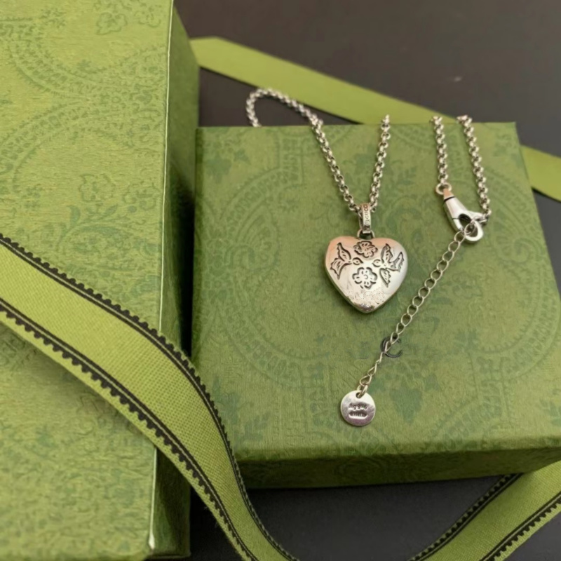 

925 Silver Italian design high quality jewelry blind for Love Pendant Necklace men's and women's heart-shaped Tiger Pendant Fashion Necklaces