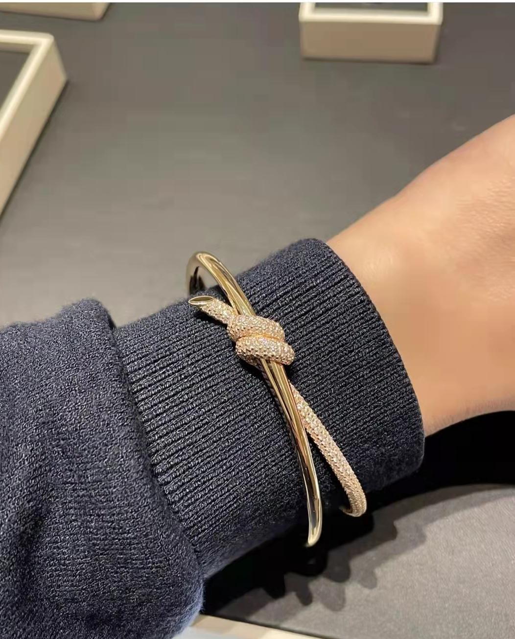 

Bangle Bracelet Cross Diamond simple Love Designer watches Women Men couple fashion designer Wedding Party Thanksgiving Valentine Jewelry Silver Golden 11
