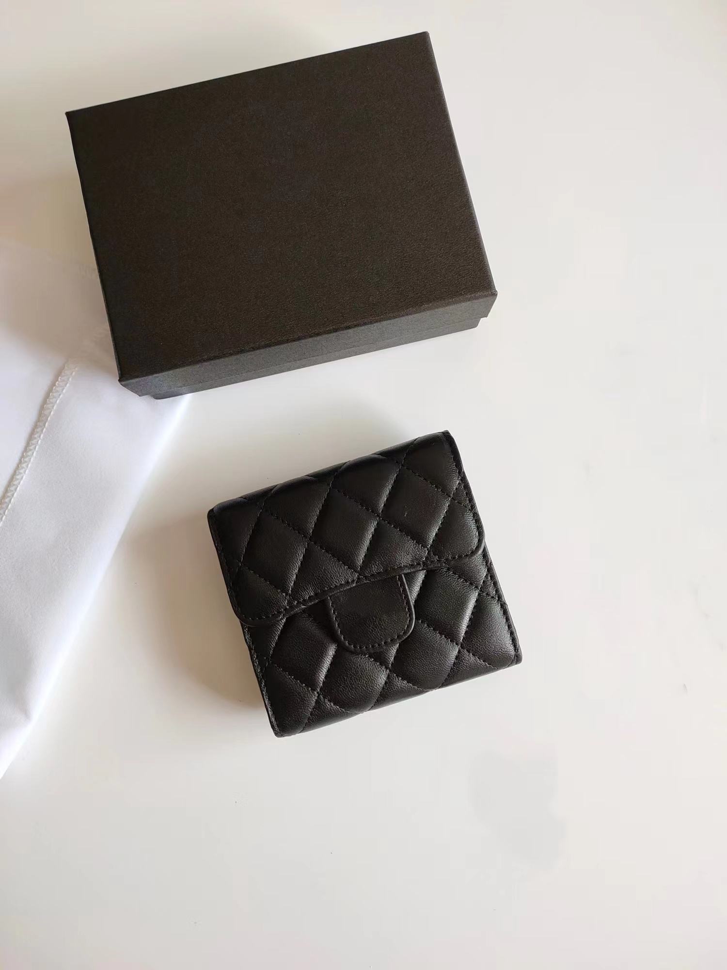 

Luxury brand high quality cc wallet card holder classic pattern caviar sheepskin material wallet, Black sheepskin gold hardware