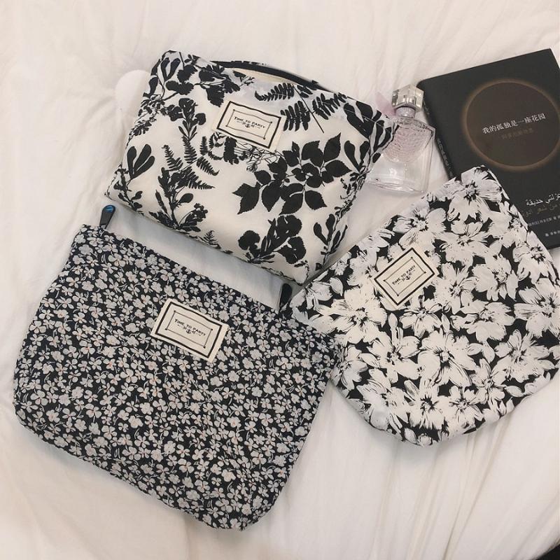 

Cosmetic Bags & Cases Floral Makeup Make Up Toiletry Bag For Women Zipper Organizer Brushes Travel Cloth Girls Beauty Pencil Pouch CasesCosm, Typed