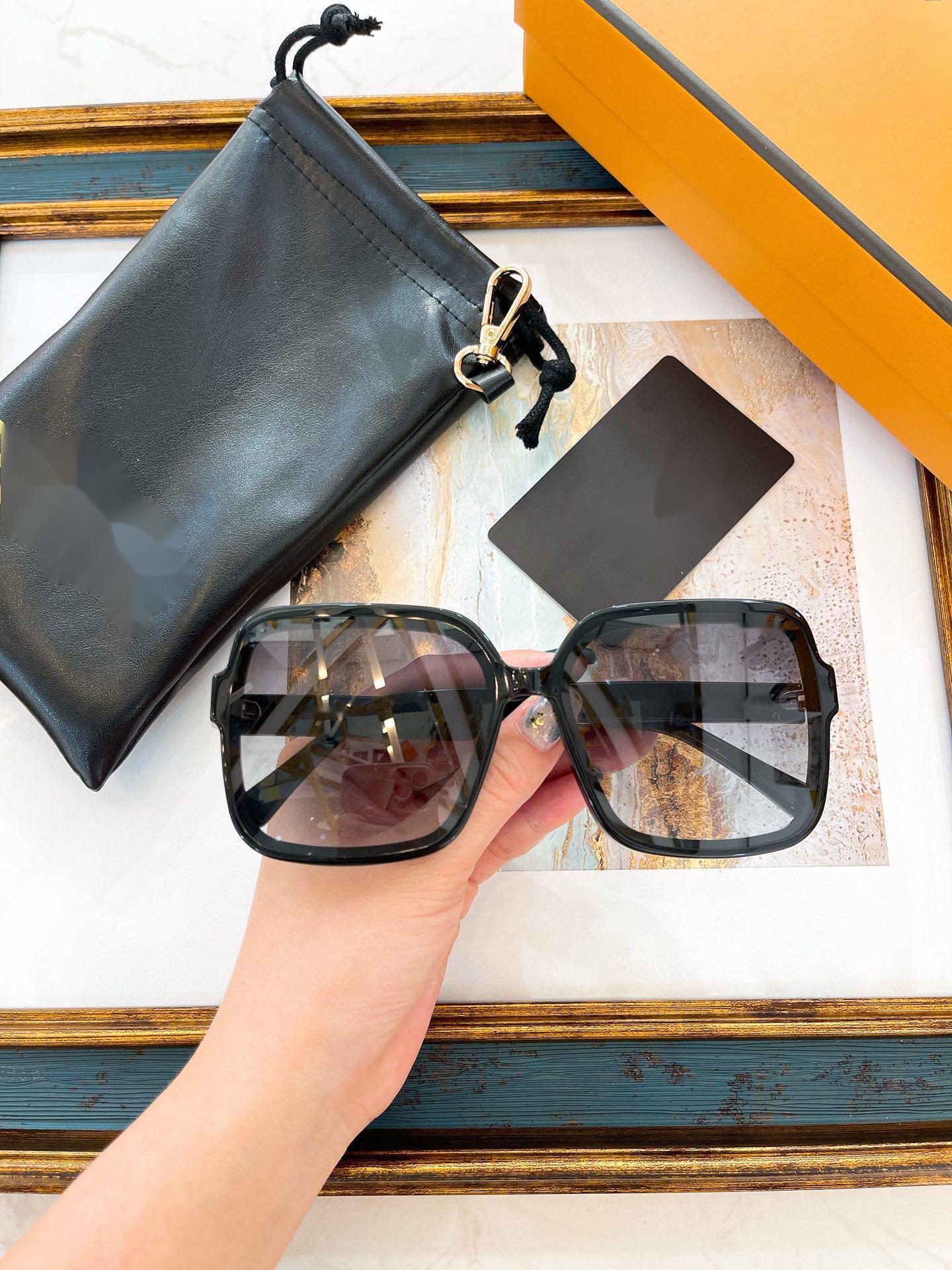 Sunglasses For Women and Men Summer 9093 Style Anti-Ultraviolet Retro Plate Full Frame Eyeglasses Random Box