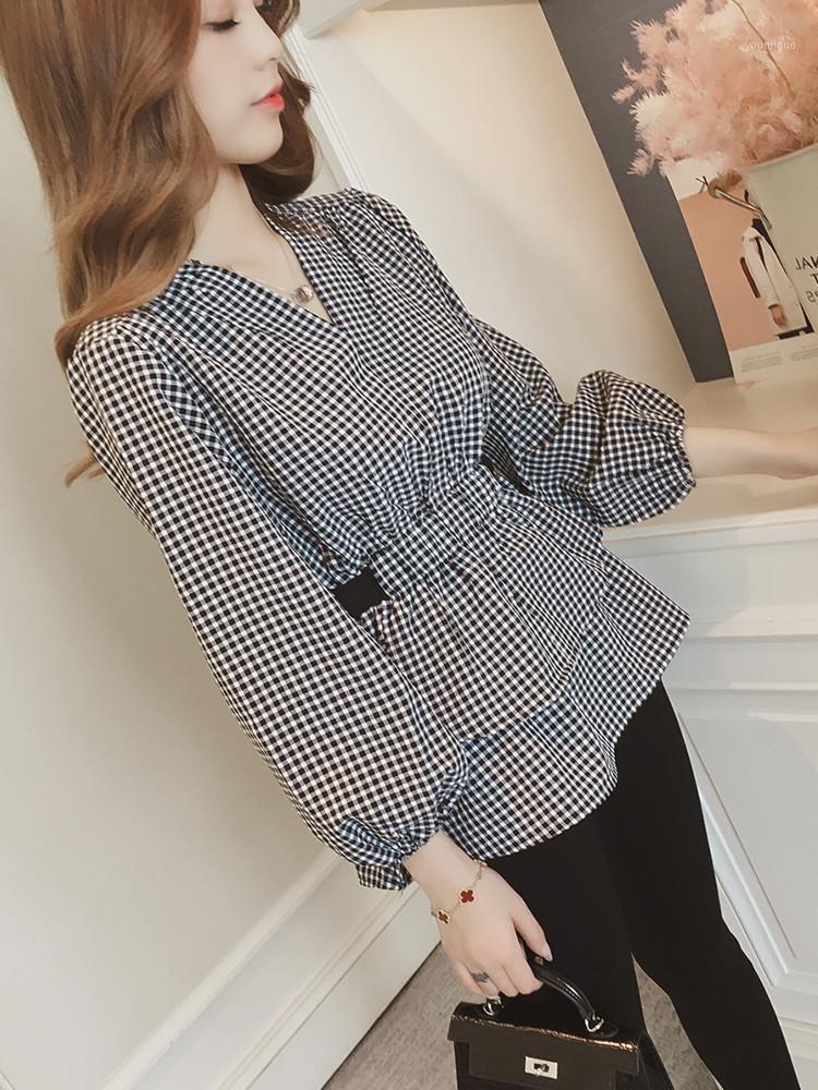 

Women' Blouses & Shirts 2022 Spring V-neck Slim Waist Long Sleeve Female Students Short Design Lantern Ruffle Patchwork Women Plaid Blouse, Black