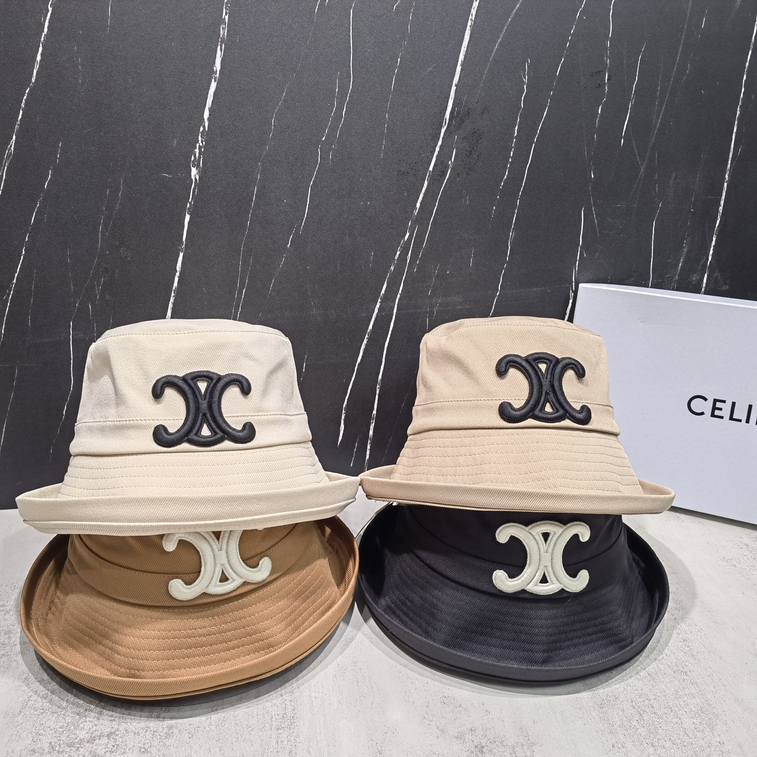 

22ss 4color Classic Double Letter Bucket Hat Stripe Fashion Men Women Wide Brim Hats PU Leather Fisherman Cap Sunshade Four Seasons High Quality, Beige