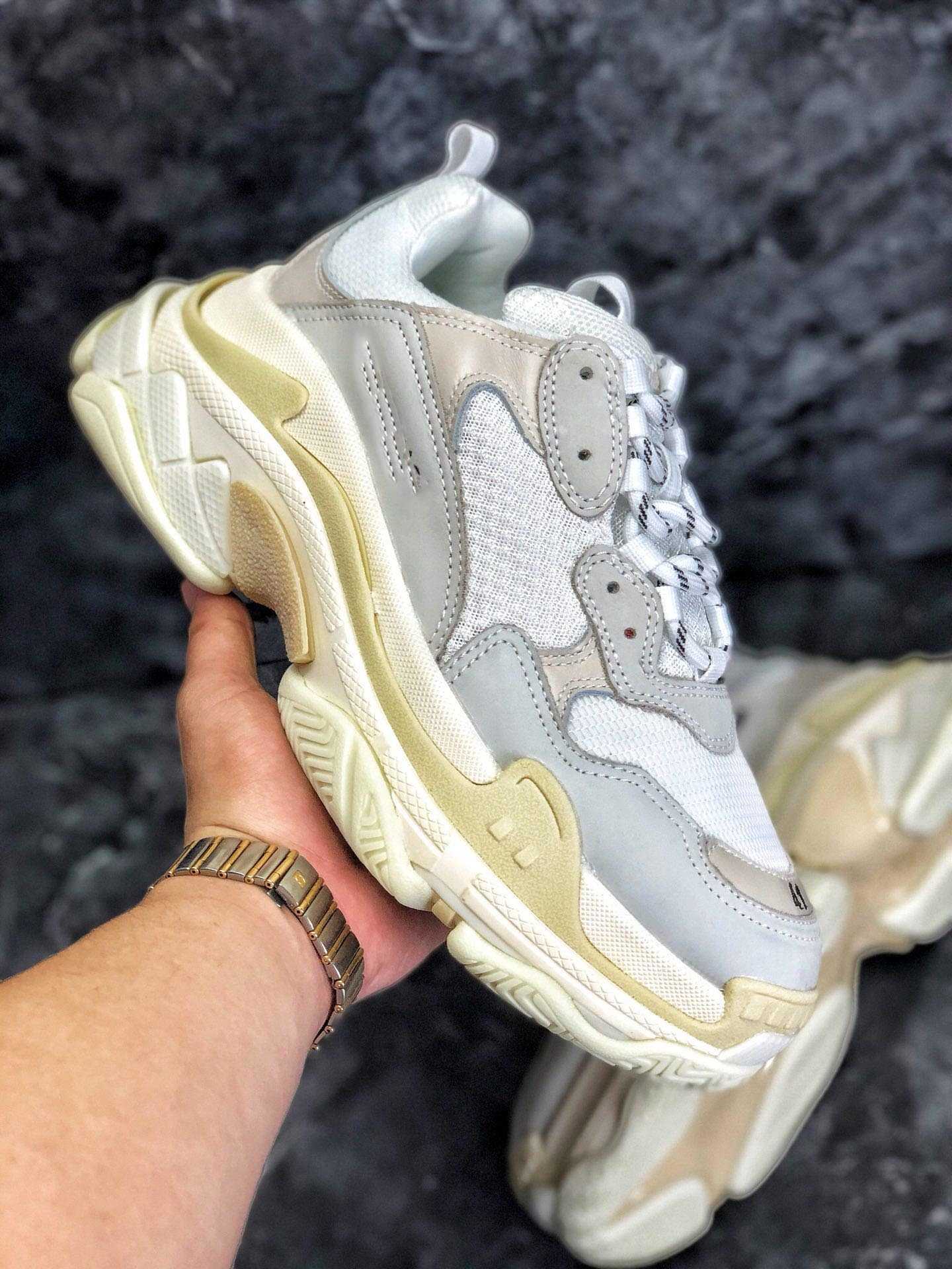 

2021 Top Quality Sneakers New Paris Fashion 17FW Casual Shoes Triple S Boots Men Women Black Green White Vintage Old Dad Grandpa