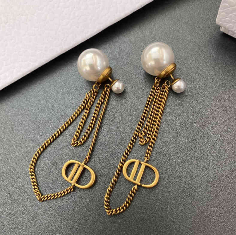 Tempérament d'or Big Pearl Style Women's Dijia Tassel Double Chain Personalité Couleur Couleur de luxe Conception de boucles d'oreilles