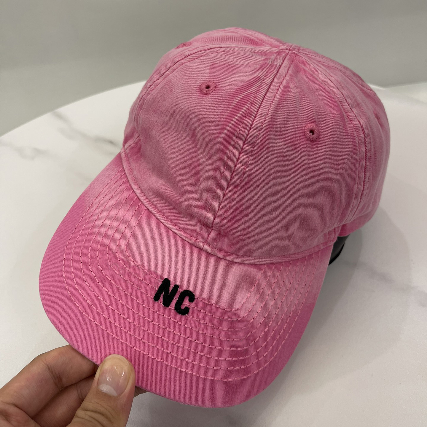 

Baseball Hat Luxurys Designers Hats Men Women Mountaineering Cap Couple Sports Caps Velcro denim fabric Vintage good, Pink