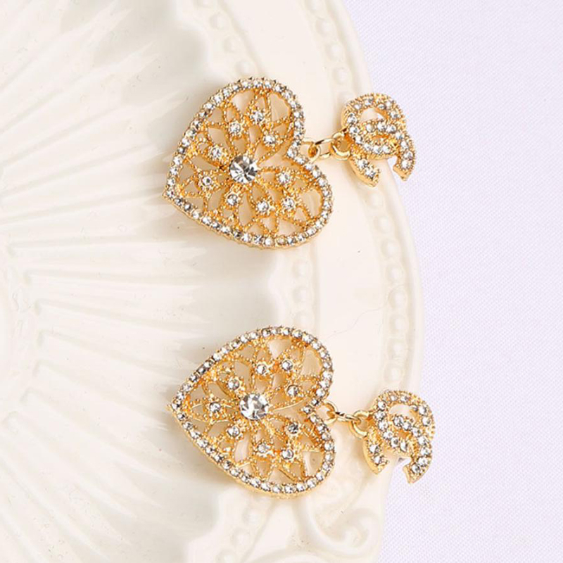 

Designer Women Ear Stud Earring Designers 18K Gold Plated Earrings Double Letters Geometry Brand Crystal Heart Wedding Party Jewerlry Accessories ER0189