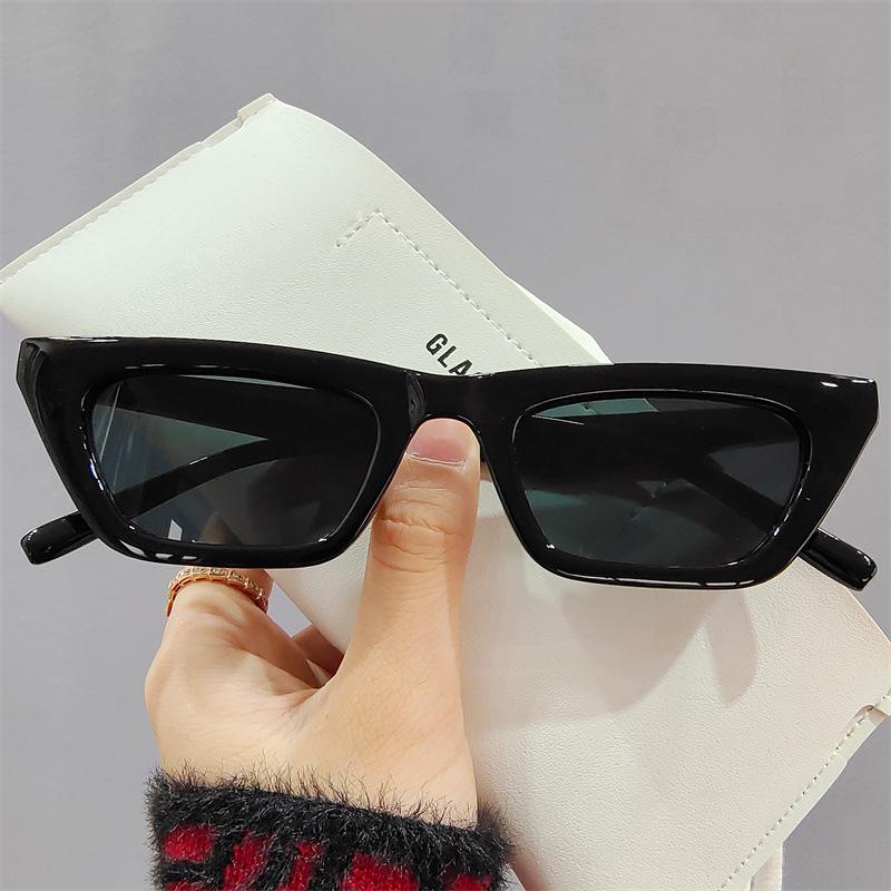 

Sunglasses Vintage Cat Eye Women Small Frame Fashion Hip-Hop Retro Female Ladies Shades High Quality Colorful GlassesSunglasses