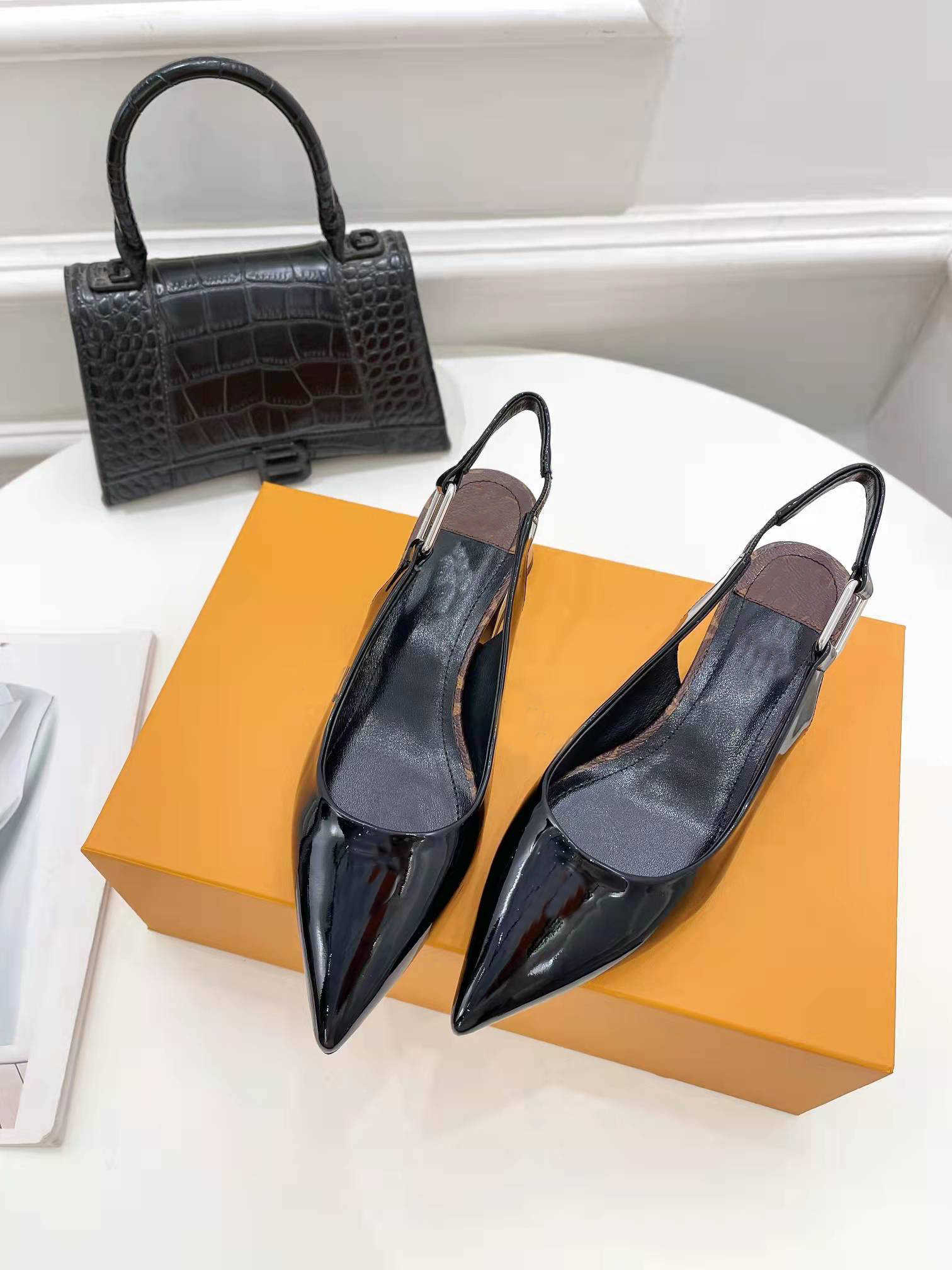 

2022 flat slingback ballerina takes inspiration Sandals Size 35-41, Black