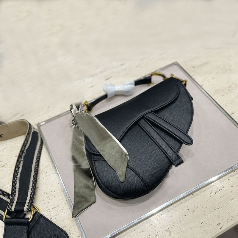 

2022 new hot Women Luxurys Fashion bag Designers Bags Ladies Matt Black Leather Letters Embroidery Saddle Houlder Messenger Lady Handbag With Gift Box