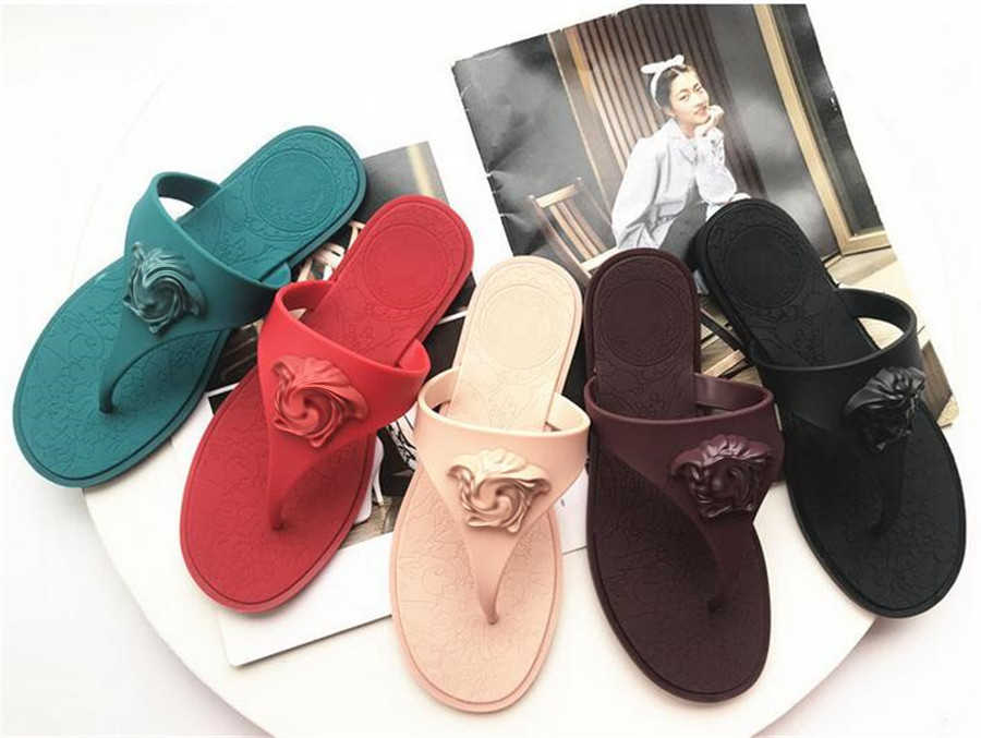

Classic Women's Casual Slippers fashion Outer Wear Flat Beach Shoes Ladies Luxury sandals Female flip-flops Sandal woman slipper V90317, A box