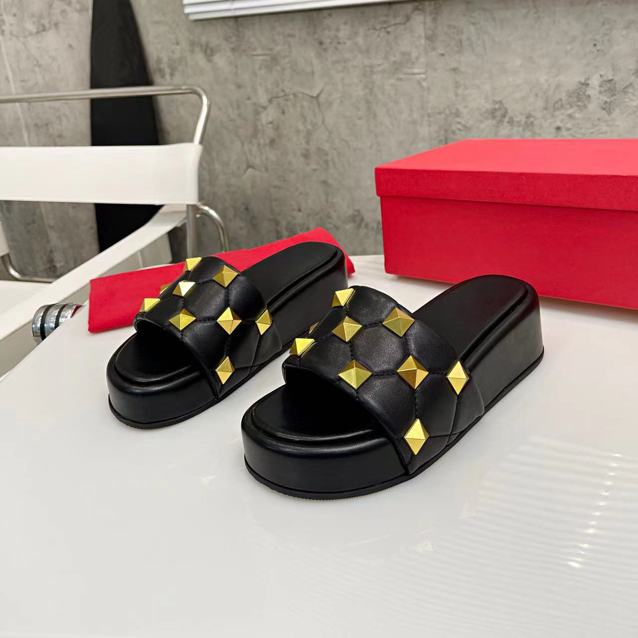 

Slides Women Slippers Sandals Beach Slide Flip Flops Fashion Flat Bottomed Summer Girls Leather Rubber Black Pink Slipper With Box