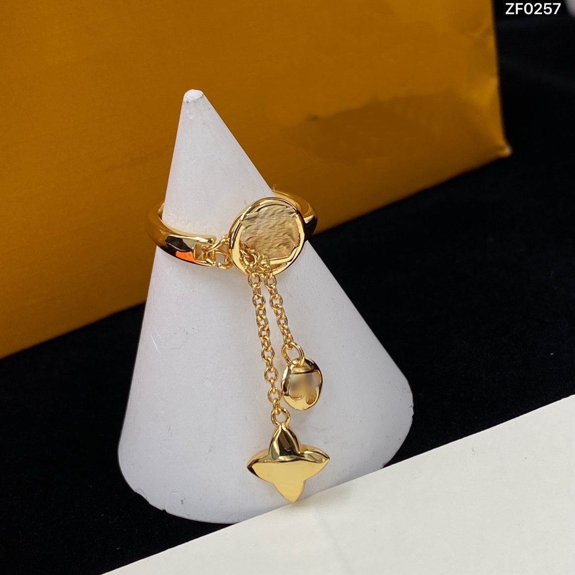 

New designed V Letter pendants Luxurious Crystal Inlaid Four Leaf Flower Ladies Lucky Earring studs women's Necklace Bracelet Ring Designer Jewelry