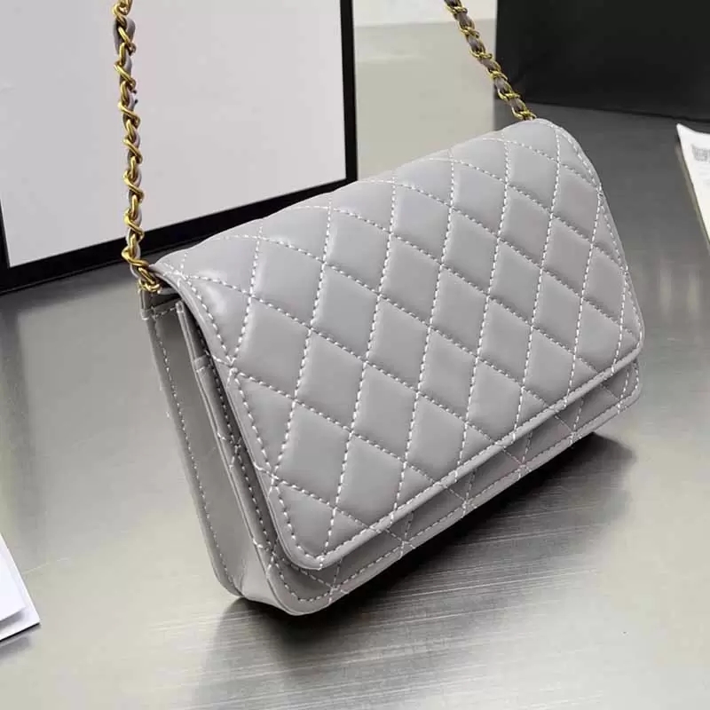 

Mini Flap Designer Shoulder Bag Ladies Genuine Leather Solid Color Classic Handbags Casual Gold Metal Special Pattern Messenger Crossbody Bag Tote Bags 19*12cm AKS, Additional shipping