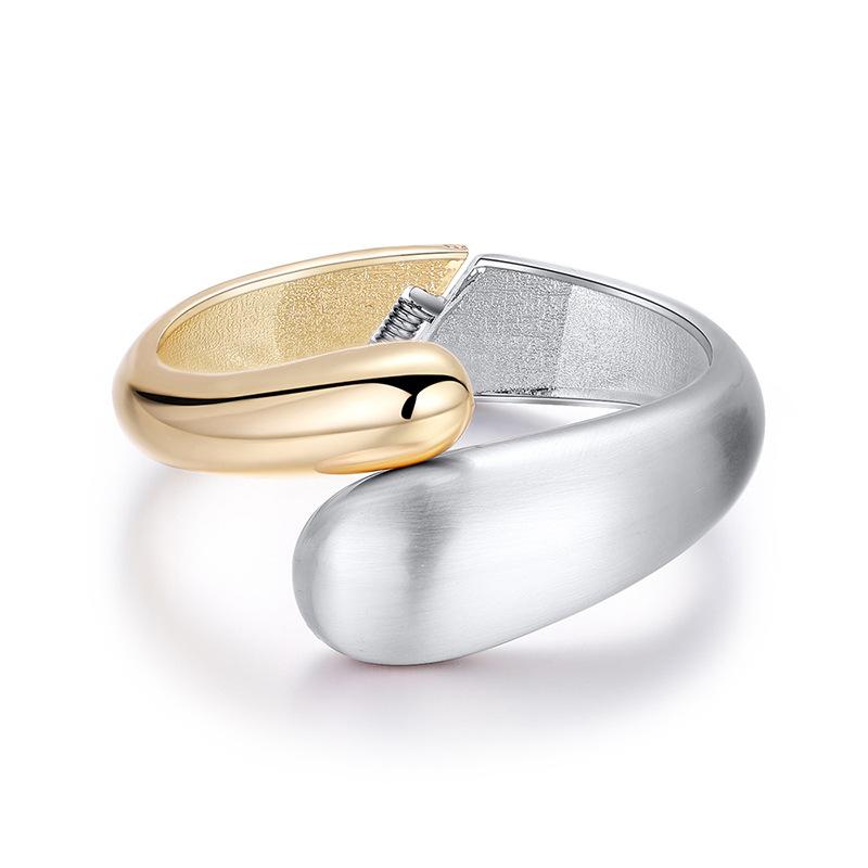 

Bangle Elegant Alloy Bracelets For Women 2022 Fashion Metal Charm Ladies Bohemian Bracelet Party Jewelry