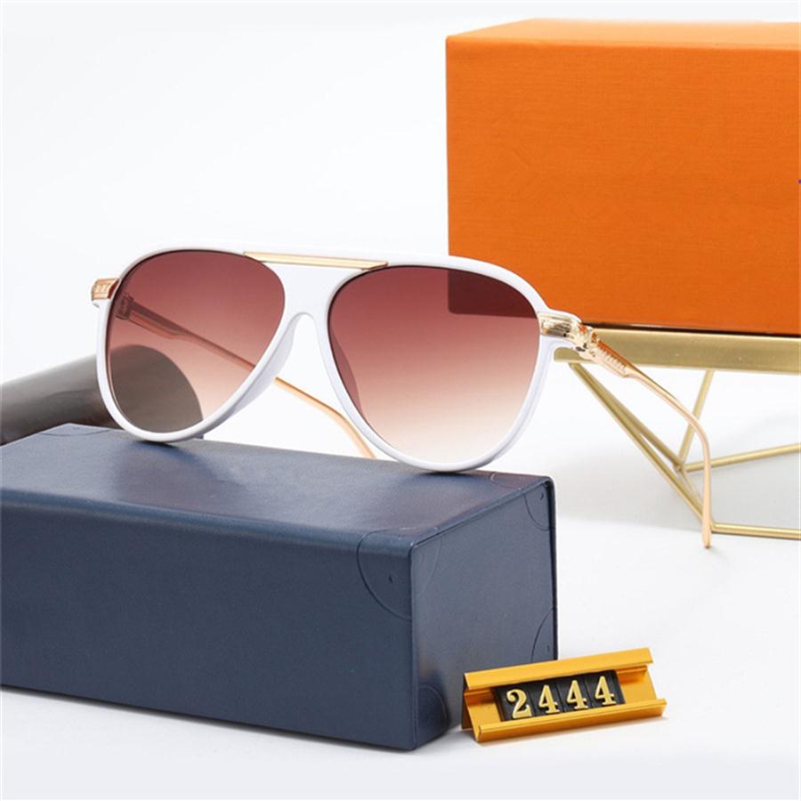 Lunettes de soleil de créateurs Aviator Classic Oval Luxury Sunglasses Men et femmes Verres de mode décontractées Summer Outdoor Driving UV400 Go
