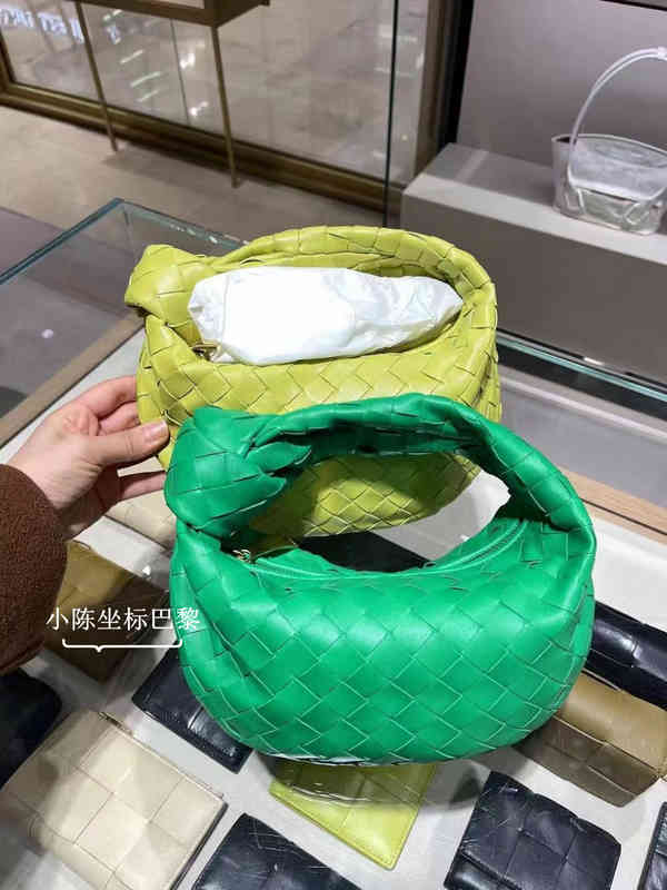 

Handbags Venetas Designer Bottegas Jodie Woven Spot Mini Underarm Bag Knotted One Shoulder Handbag, Spring green