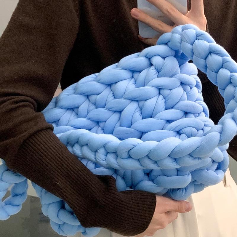 

Evening Bags Winter Dime Shoulder Bag For Women High Quality Hand Woven Crossbody Purses And Handbags Designer Cloud Cute SatchelEvening, Small shoulder bag