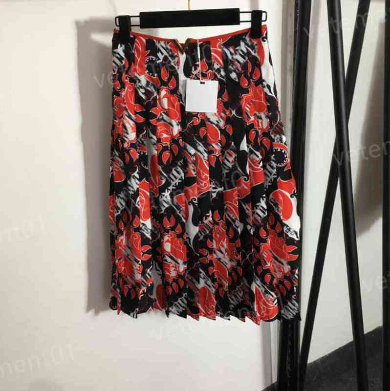 

Designer Women Dresses Va..len V Letters Vintage Print High Waist Pleated Red Skirt Luxury Summer Party Dresses For Women 0912