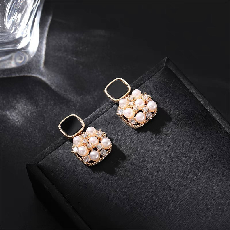 

New Silver Needle Zircon Earrings Pearl Temperament Cold Wind Atmospheric Square Black