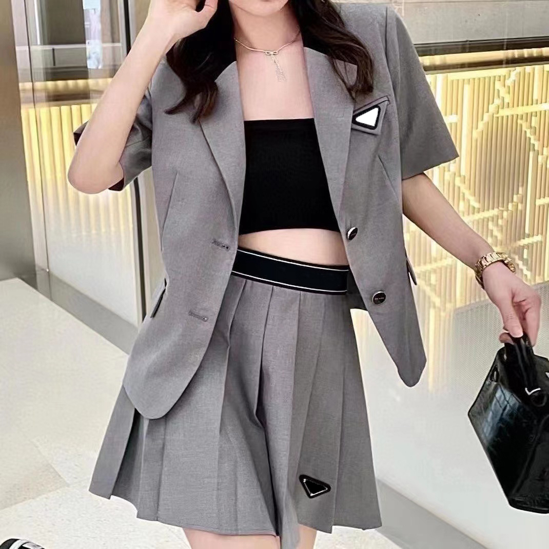 

B105 Women's designer blazers Clothing Vest Blazers Short Dress Two Piece Sets Casual Suits Women Sleeveless Top Slim Dresses Black White Suit