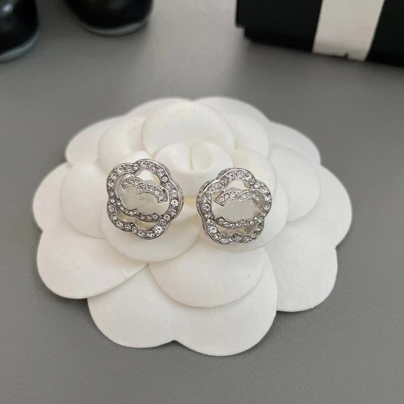 

Fashion Women Earrings Designer Jewery For Womens Diamond Studs Flower Earring Luxury Silver Stud Party Wedding Lovers Engagement 2204074WU
