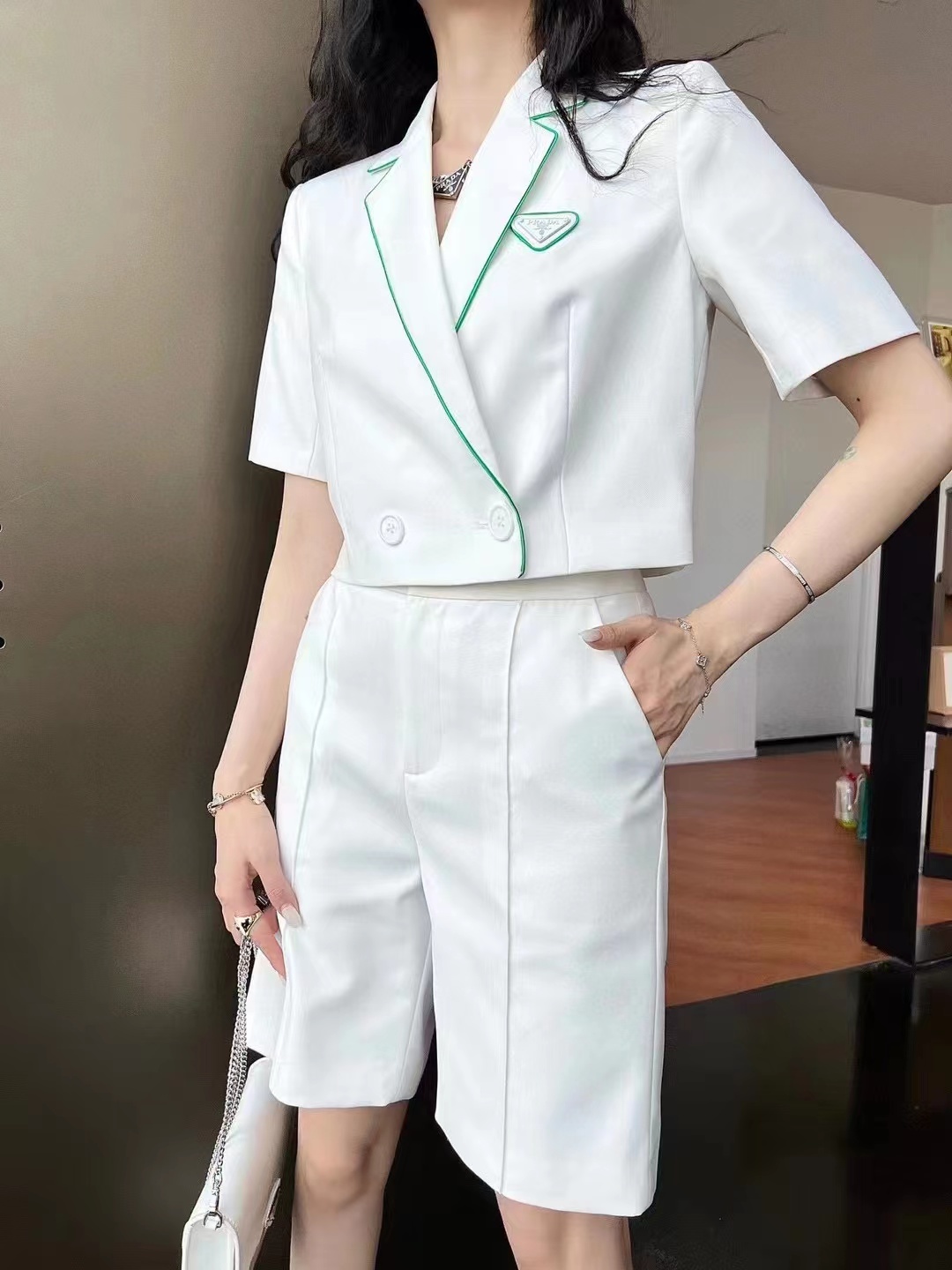 

2022 The Latest Women's Two Piece Pants Fashionable And Casual Classic Triangle Standard Suit Short Jacket With Five Minutes Trouser Suit, 02
