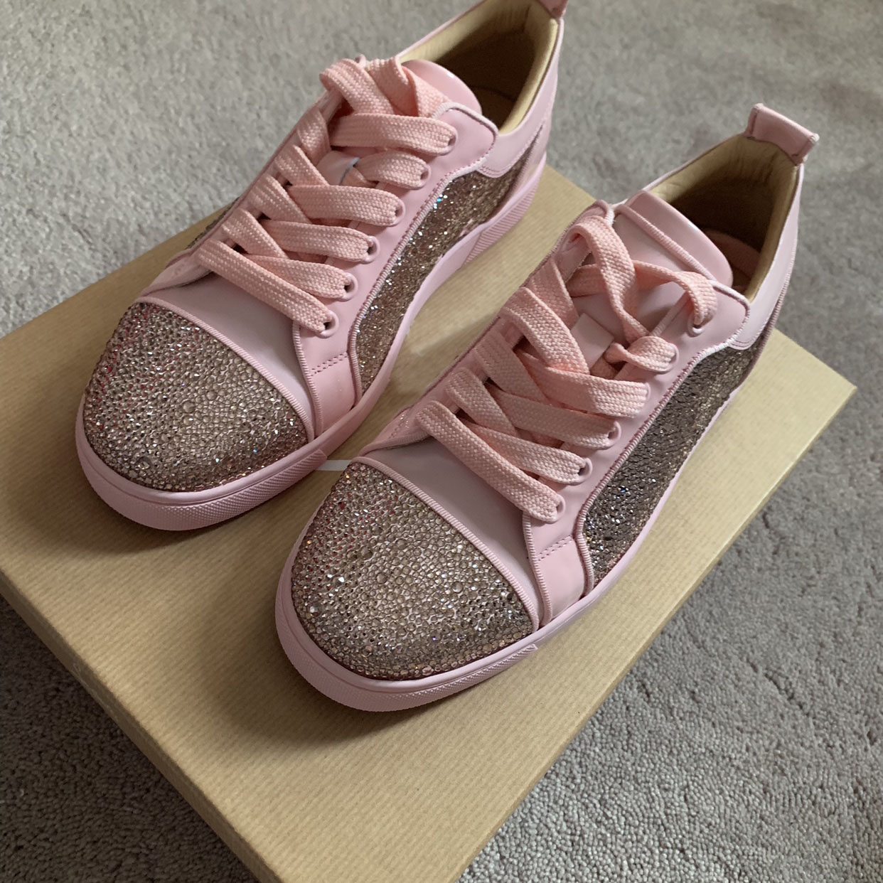 

Luxury designers sneaker women casual shoes strass red sole sneakers homme rhinestone genuine leather orlato flats outdoor trainers ,black white blue reds, O10