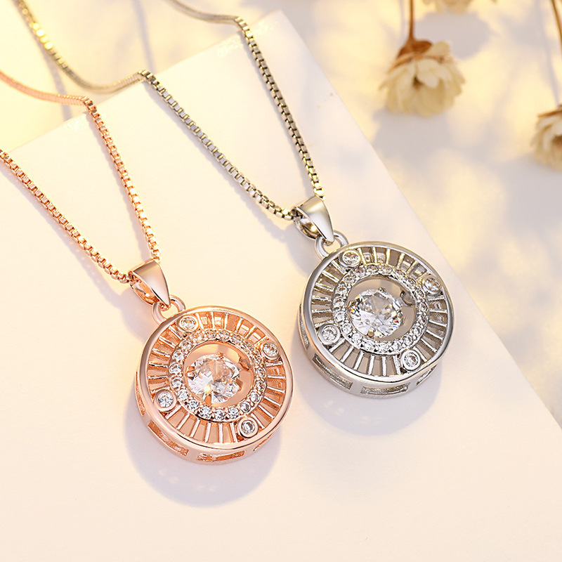 

New Accessories Beating Heart Moving Necklace Women's Round Pendant Fashion Versatile Clavicle Chain Jewelry