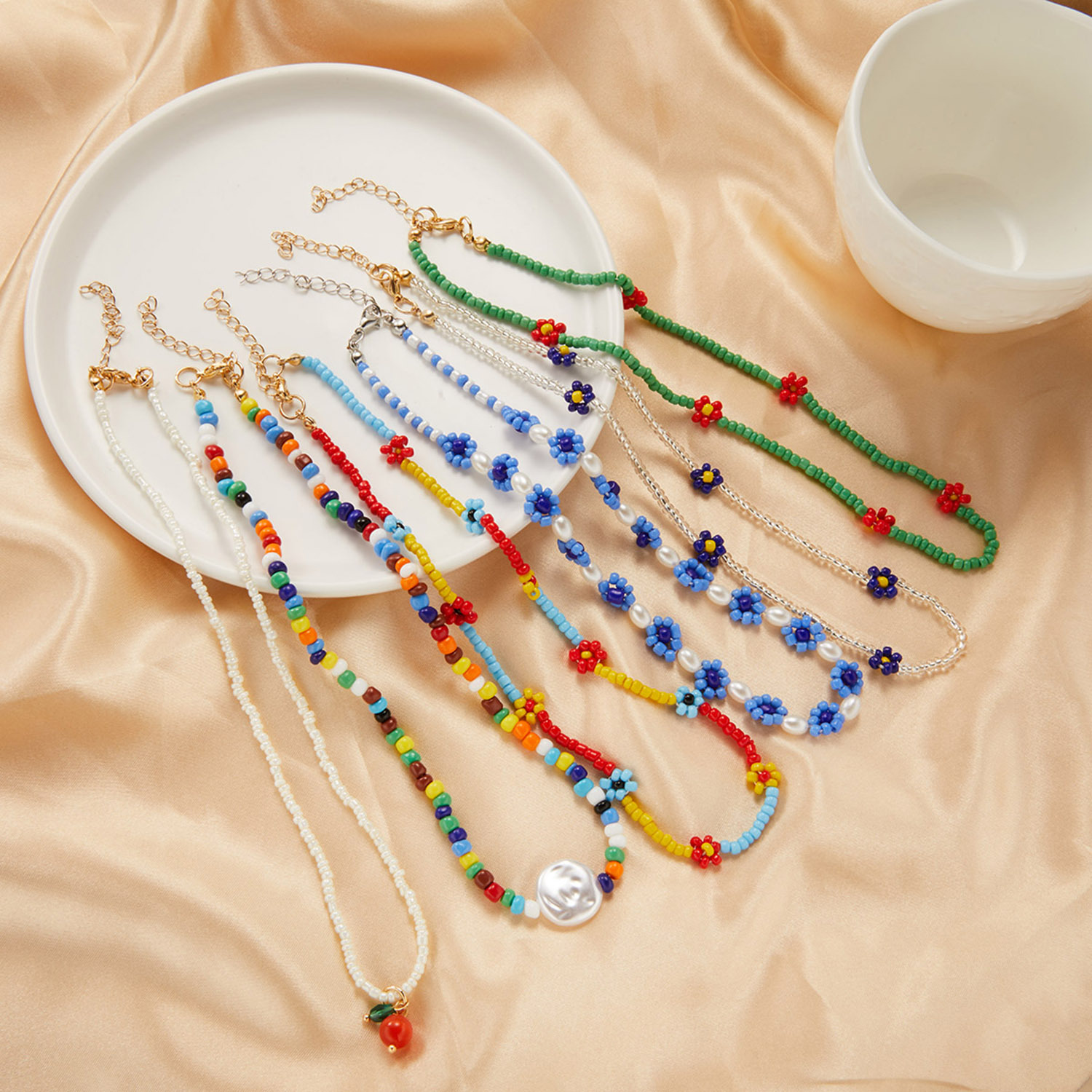 

Colorful Boho Simple Seed Beads Strand Necklace Women Flower String Beaded Short women Jewelry Beach Chokers Gift
