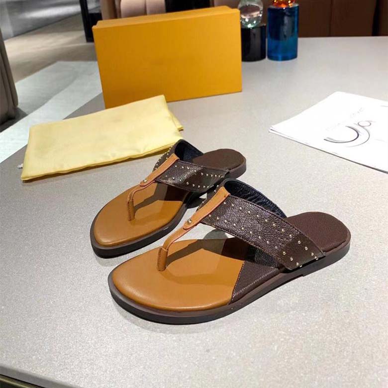 

Designer Ladies Sandals Unisex Slippers Painted Canvas Insole Leather Outsole With Small Rivets Comfortable Wear-Resistant Flat Flip-Flops EU35-EU46, #6