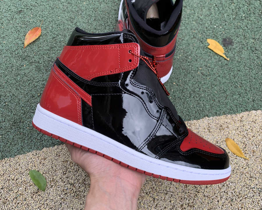 

Basketball Shoes High OG Jumpman 1 Bred Patent Chicago University 1s Black/White/Varsity Red Sneakers Outdoor Fashion Trainers With box jumpman1shoes, #1