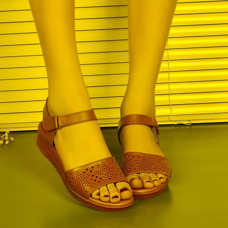 Sandals Summer Mother Genuine Leather Soft Bottom Low Heel Middle-aged And Elderly Casual Shoes Outdoor Holes Ladies SandalsSandals