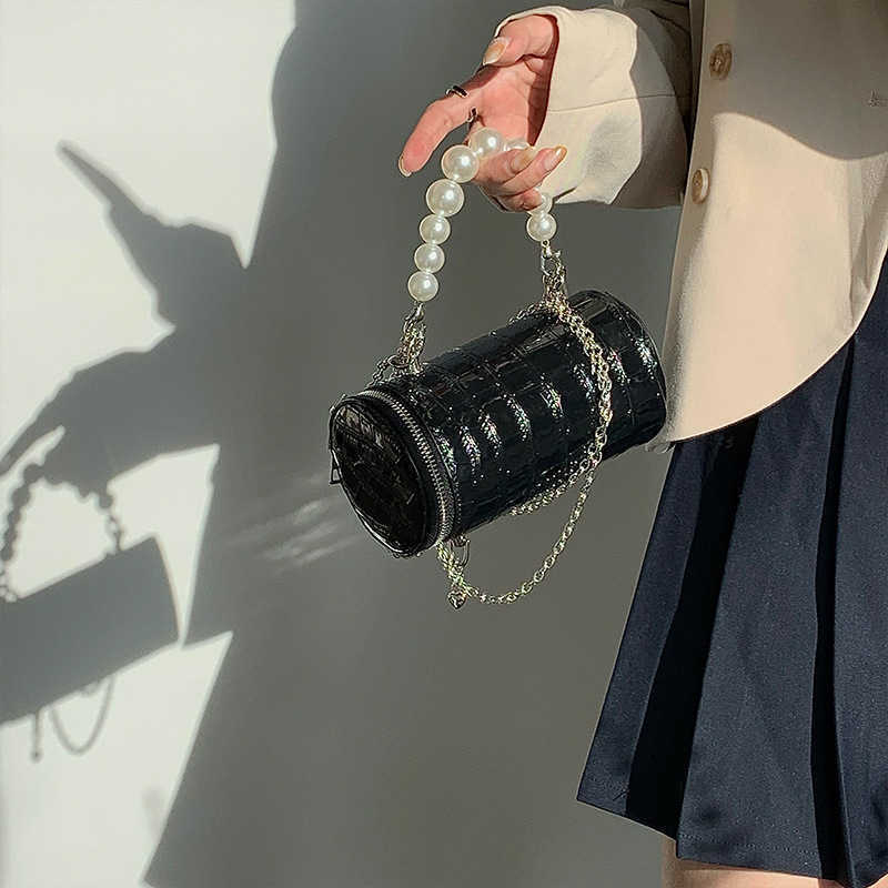 

2022Pearl chain crocodile pattern messenger bag female new and personalized portable bucket bag one shoulder bag Mini Pochette, Black