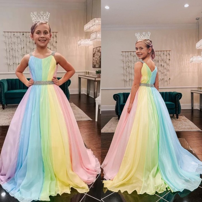 

Beautiful Rainbow Chiffon Little Girl Pageant Dresses 2022 Straps-Neck Girls Gowns V Back Sleeveless A-Line Long Kids Formal Party Birthday Princess Wear C0418, Gold