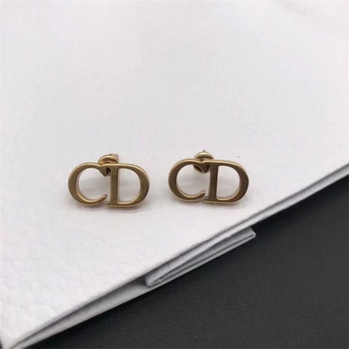 

36% OFF jewelry D high-end version Earrings letter light fashion earrings female