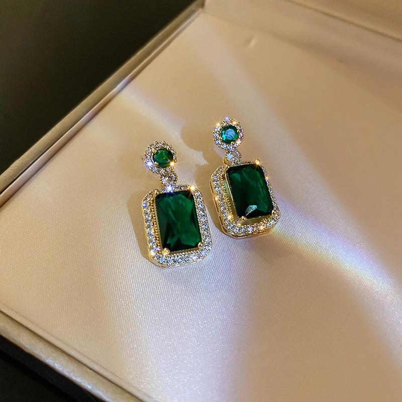 

Earrings & Necklace Silver Needle French Retro Temperament High Sense Zircon Emerald Crystal Geometric SetEarrings, As pic