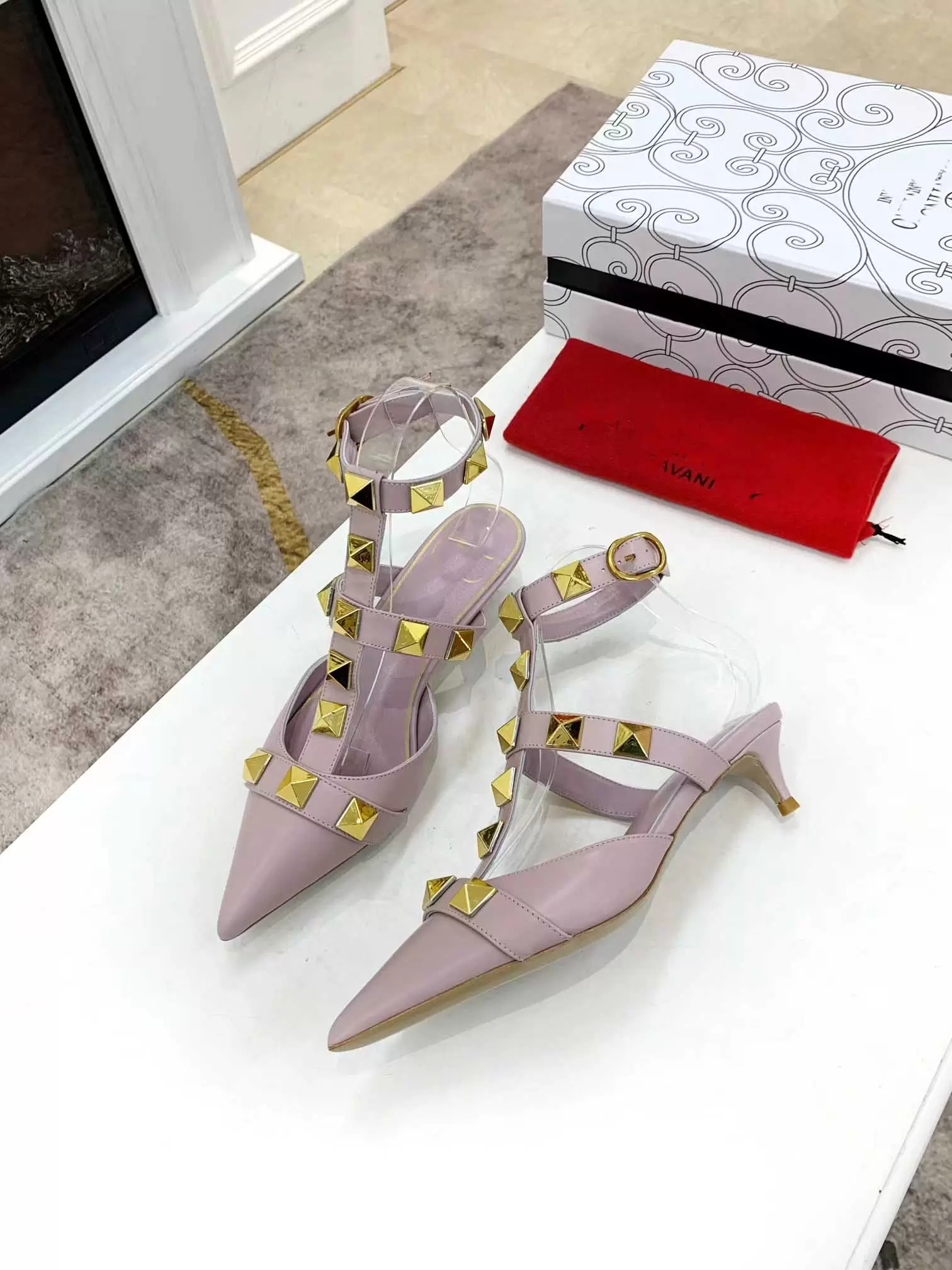 

2022 Liu Dingqian V Filp Flops Sandals Luxury Sandals Women Shoes Genuine Leather Summer Flat Slides Ladies Beach Slide Ten Color 4cm High Heels, Box