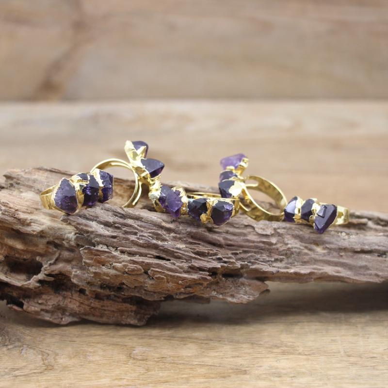 

Wedding Rings Raw Three-Amethysts Golden Healing Crystal Purple Quartz Druzy Circle Finger Ring Women Party Jewelry QC4101Wedding