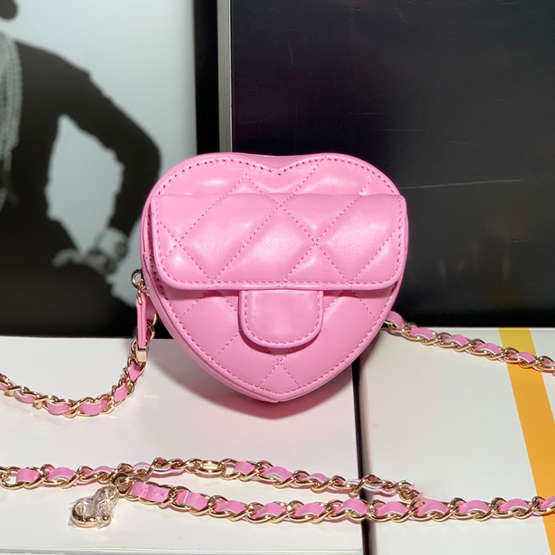 Embrayage coeur petit sac carré dames luxe Nouveaux créateurs de mode de mode épaule de haute qualité messagers en cuir sac de créateur messager