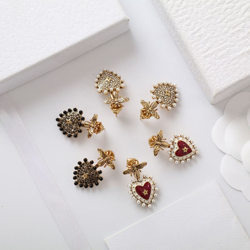 

Bee Earrings for Women Designer Jewelry Pearl Heart Shape Stud Earrings with Rhinestone Fashion Luxury Accessories Wholesale