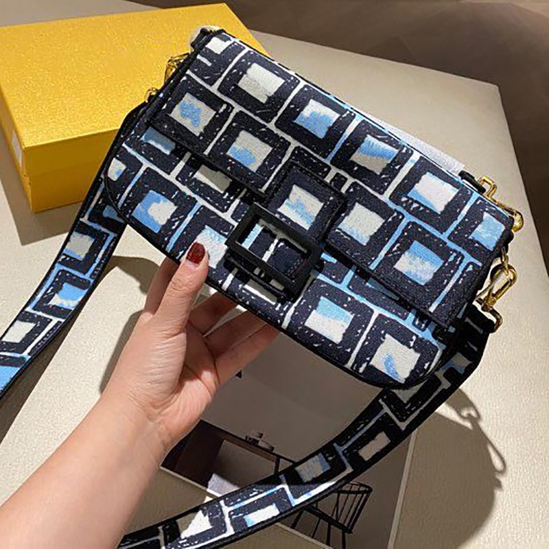 Fashion Fashion Tote Messenger En cuir sacs Lady épaule portefeuille oreiller hasp embrayage baguette 2022 Luxurys Designers Sac Lady Taps Casual