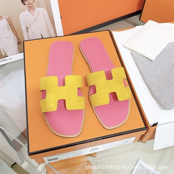 

High quality with low discount designer and letter matching slippers sheepskin leather flat bottom candy color flip flops wear Beach sandals, Yellow