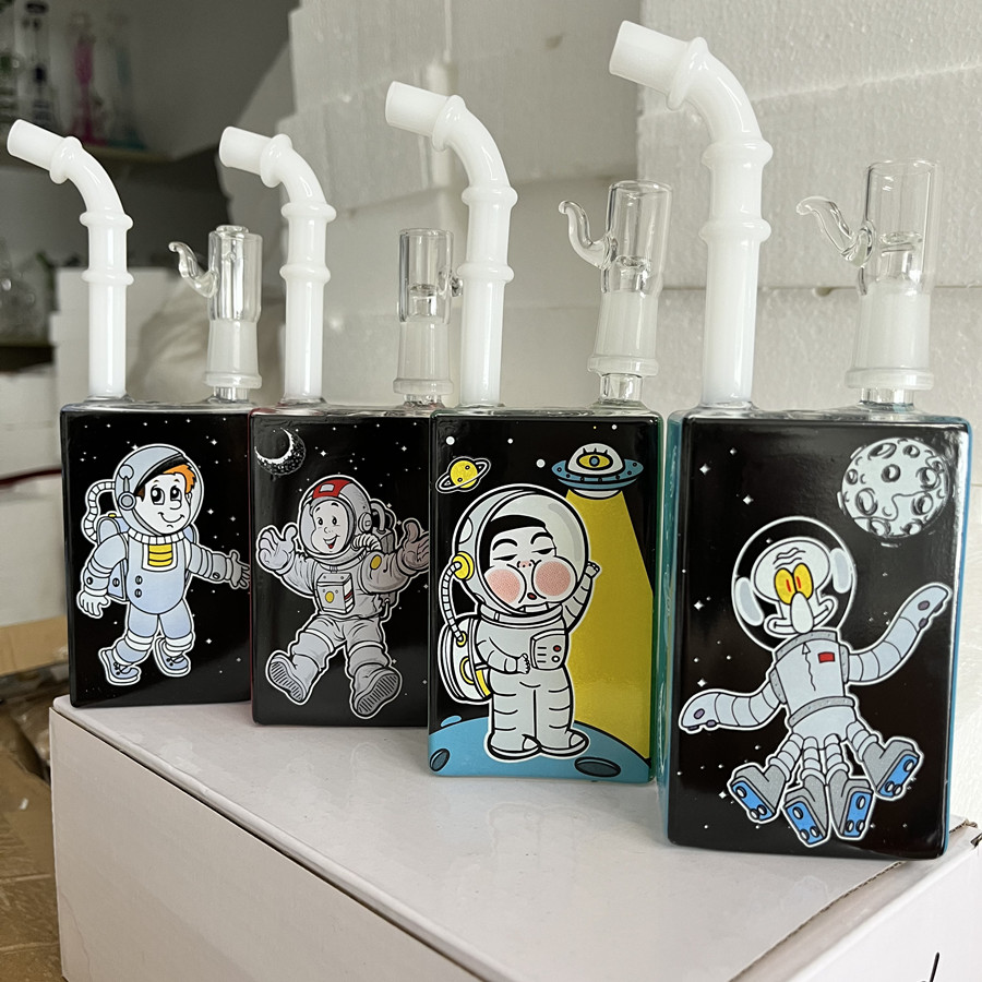 

Heady Juice Box Glass Bong Astronaut Square Box Hookahs Dry Herb Bowl Oil Rig Water Pipe Smoking Accessory